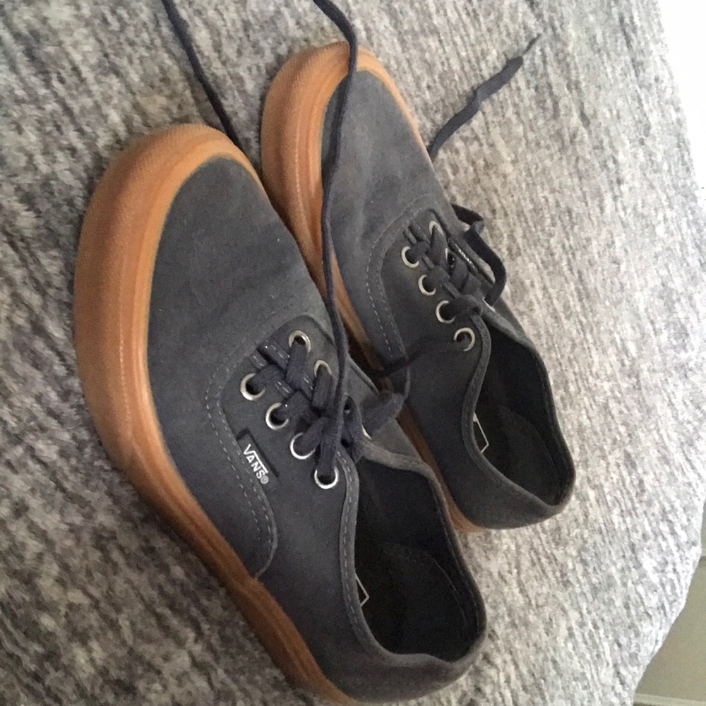 vans - Picture 2 of 2